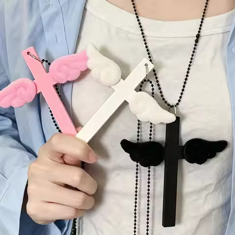Y2k Cross Angel Wings Necklace Unisex Jesus Christ Pendant Choker Retro Jewelry Style Natural Wood A