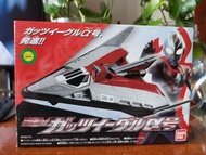 咸蛋超人 帝拿戰機 Bandai