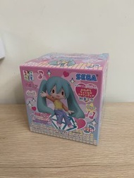 SEGA 世嘉初音未來×時尚魔女 LOVE AND BERRY 坐姿景品模型