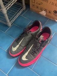 Nike 平底足球鞋 42號碼