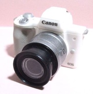Takara Canon EOS Kiss M フラッシュ＆サウンド ミニコレクション 佳能相機扭蛋 (EF-M15-45mm F3.5-6.3 IS STM) 有閃燈效果 電池需自行更換