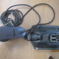 Dyson吸塵机 的電池連火牛