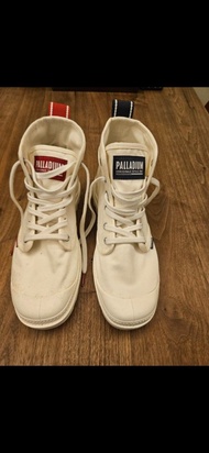 Palladium 白色高筒帆布鞋