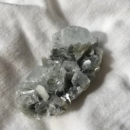 雪寶頂海藍寶水晶 銀雲母共生 白水晶簇 彩虹 礦標 原石 水晶