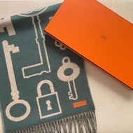 全新 🧡 Hermes Muffler Cashmere 頸巾 羊絨 圍巾🧣 Casaque Porte-Clefs 🔥