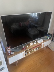 55寸大電視機  銀色摩登設計 Letv