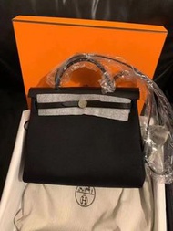 香港現貨💕Hermes Herbag 31 黑色銀扣內縫