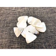 Old Sheep Musical Instrument Store Shell Shell Shell Plating Guitar Shrapnel Pick Peak