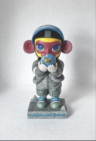 POP MART Molly 週年雕塑「地球小星星」