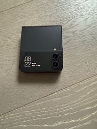Samsung Galaxy Z Flip4 8+128GB屏幕有點have dots on the screen 