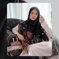 Alur Cerita Mekkah Madinah Series Signature Scarf