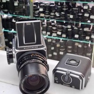 HASSELBLAD 500CM + CARL ZEISS DISTAGO...