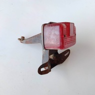 BRAKET DAN LAMPU BELAKANG SUZUKU FR 70 FR80 ORI COPOTAN