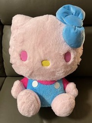 Hello Kitty 大公仔
