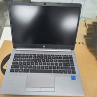 Laptop HP 240 G9 - AG2J7AT (i5-1235U) (Bạc) - Demo