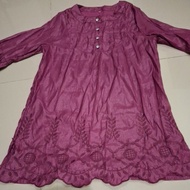 Preloved shirt size L fits weight 50-60kg