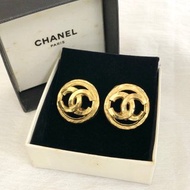 【日本直送 名牌中古包】CHANEL 香奈兒 耳環 金色 經典雙 C Logo vintage 古董 grrpr7
