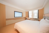 高級大床房（現磨咖啡+|Mini冰箱+65寸投屏電視) (高级大床房（现磨咖啡+|Mini冰箱+65寸投屏电视))