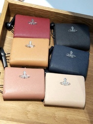 買2個8折 英國直送 英國代購 Vivienne Westwood logo Wallet 多色 防刮皮 短銀包 散錢包 散銀 皮革 錢包 銀包 兩摺 防刮皮 皮夾 OL 上班族 返學 學生 真貨 正