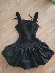 Đầm 2 dây bản to vải thun ren quảng châu có mút ngực váy bí có lót quần kèm hình thật 2 màu đen trắn