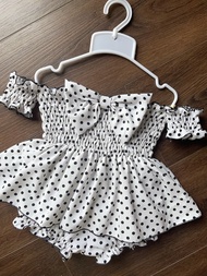 Bộ đồ bé gái trễ vai chấm bi trắng đen SIÊU DỄ THƯƠNG 8-23kg Angel Baby Thời Trang Thiết Kế