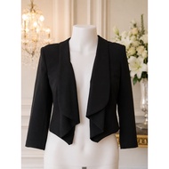 T801 (D50) S4 A Suit Used To Cover Important Events Solid Black Color Inside Has Foam Pads Good Qual