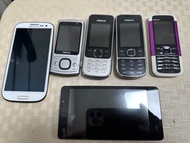諾基亞4部 三星1部 送國產機1部 （古董手機 不知好壞 清倉就咁賣 不試機 不包是否正常，配件如圖中所有）