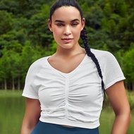 พลัส เสื้อยืดกีฬา ครอป จับย่นด้านหน้า