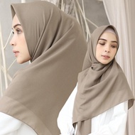 FEMME OUTFIT - Alicia Shawl Square