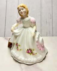 【絕版珍藏】英國製 Royal Doulton 皇家道爾頓 骨瓷娃娃 典雅玫瑰仕女 歐洲古董擺件