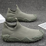 Men's large size fly-knit shoes, sock shoes, slip-on loafers, fashionable versatile breathable sneak