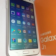 Samsung galaxy J7 smartphone