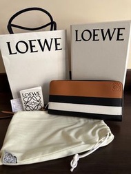 Loewe黑白條紋長夾