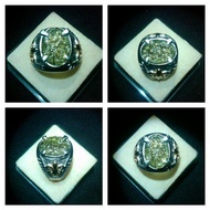 Cincin batu moldavite (meteor hijau)