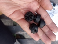 ยางรองเบาะมอเตอร์ไซค์ YAMAHA FINN ขายยกแพ็ค 4 ชิ้น เส้นผ่าศูนย์กลางขนาด 2 cm