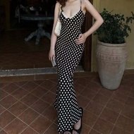 LEMONCHICVN-POINTED V-NECKLACE TWO-STOP DRESS- D299