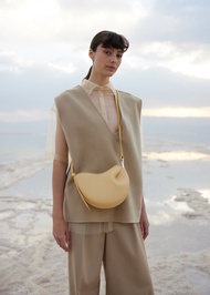 Polene Bag Polene niche design leather cowhide half 2025 new pea packages in one shoulder his Polene