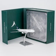 62084 [ULTIMATE] Alloy Collectible Plane Gift NG Models 1:400 Cathay Pacific Airways Airbus A330-300