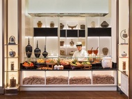 Basil (Sheraton Grande Sukhumvit, a Luxury Collection Hotel, Bangkok) 泰國風味：無限量供應（週一至週五）