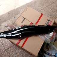 COVER BODY BELAKANG KANAN BODY SAMPING YAMAHA FIZR F1Z R ORIGINAL WARNA HITAM SEBELAH KIRI 4US-F1731-00-33