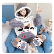 Bộ ngủ lông cừu 2 mặt mượt mà thêu bò sữa xám dày dặn form rộng sét áo hoodie lông mũ gấu ấm áp mùa 