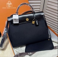 🌈Hermes🧡Herbag 31🧡黑色金扣🌟全新有盒🌈Stamp B🌟貼膜在🧡herbag31🌟Herbag🌟愛馬仕🌟