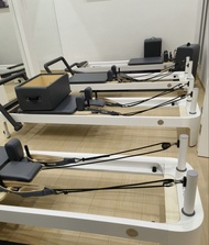 誠意出2部高端Elina Pilates Reformers小白床