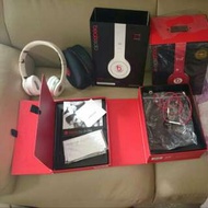 beats by dr. dre (  MONSTER solo 磨沙白色 matte white by HTC editon）full set (used / 100% works in poor 
