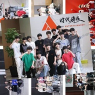 潮玩推荐TF家族四代海报 26款左奇函张桂源明星应援周边房间壁纸宿舍墙贴Trendy Toy Recommendation: TF Family 4th Generation Posters, 26 