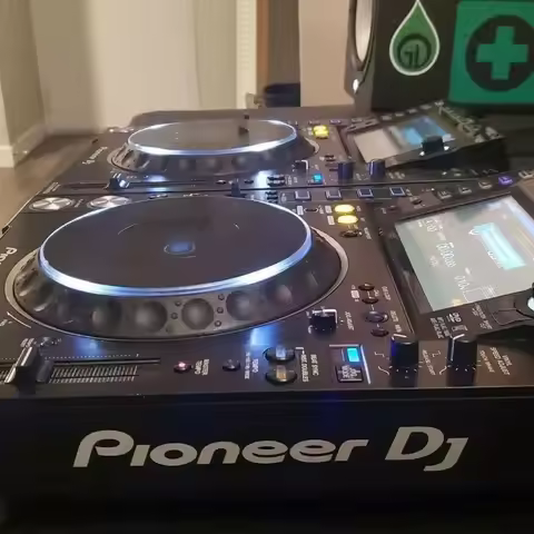 ACTIVE ARRIVAL DJ Set 2x CDJ 2000 nexus2 nxs2 Nexus 2 1x DJM 2000 Nexus