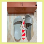➔ ◙ ╱    original parisian women sandals