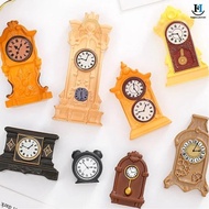 [GA] 1/8Pcs Doll House Accessories 1:12 Dollhouse Miniature Wall Clo European Vintage Clo Furniture 
