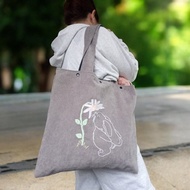 手工刺繡托特包 | 自然風景 | 兔花設計 | 雙口袋 質感日常包