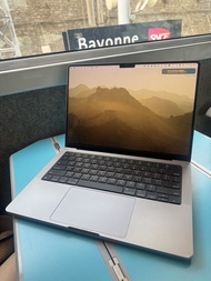 Apple MacBook Pro 14-inch M1 Pro 32GB RAM 500GB  2021